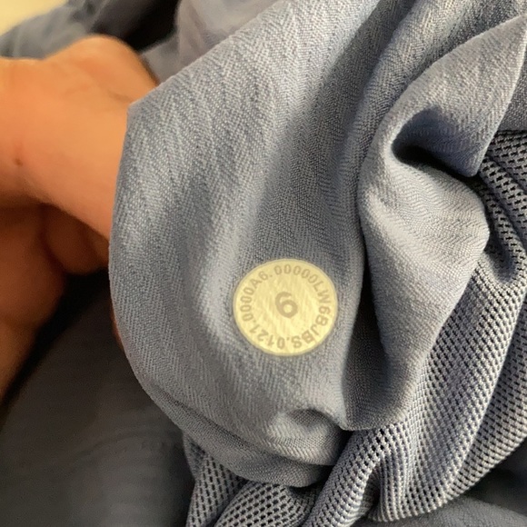 Lululemon Beyond the Studio Crop Size 6 - Picture 8 of 11